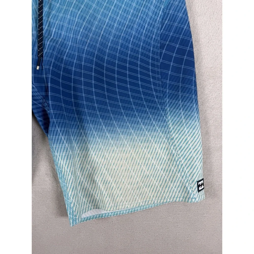 Billabong Fluid Pro Board Shorts Mens 31 Blue Gradient Grid Recycled Swim Trunks